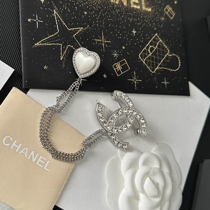 Chanel Brooch 3lyx193
